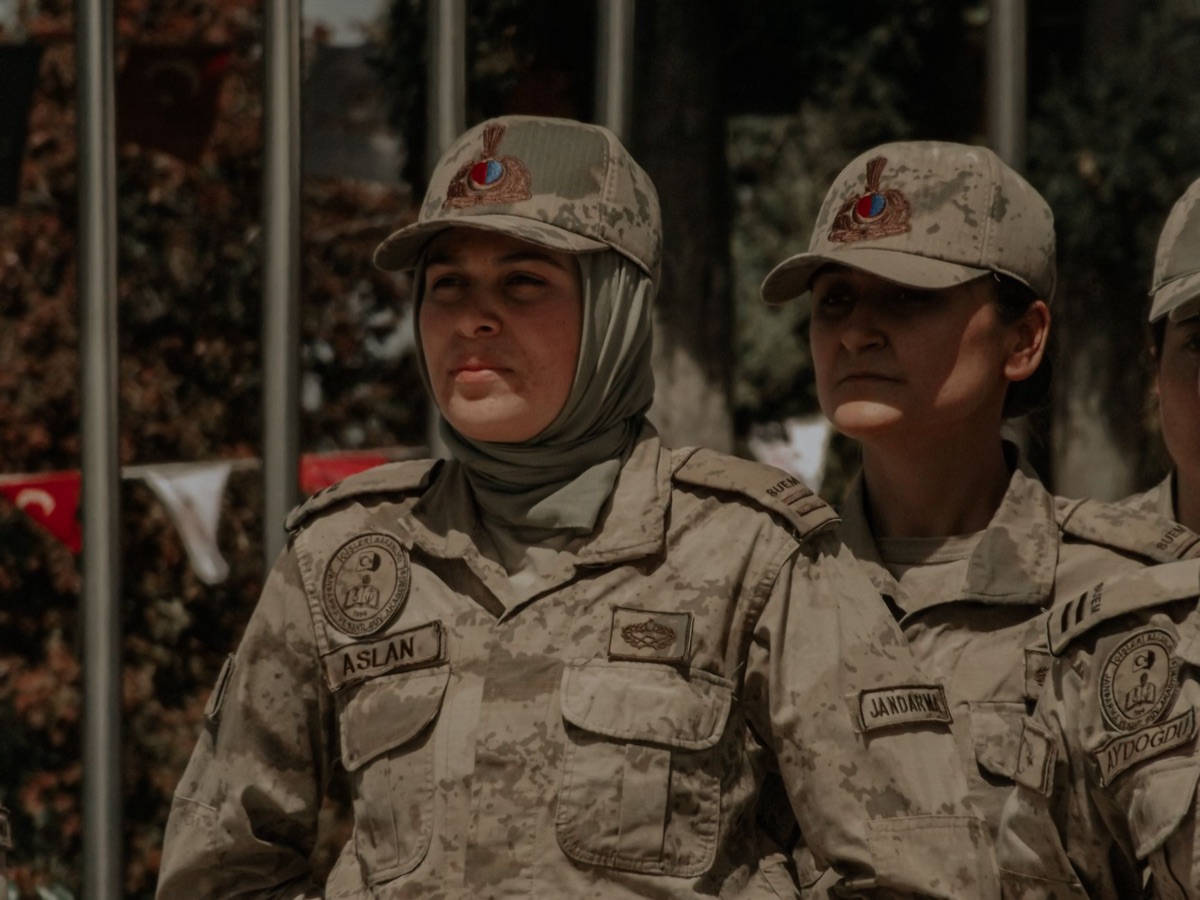 military personnel in uniform